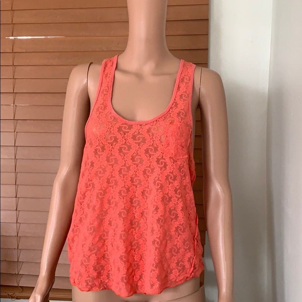 WE ARE THE FREE‎ ARMLESS LACE TOP SIZE M